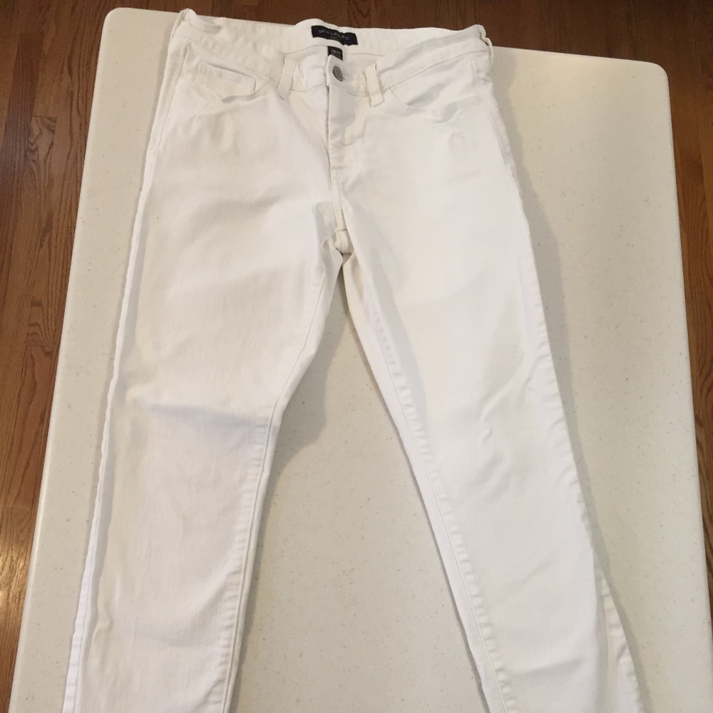 White skinny jeans